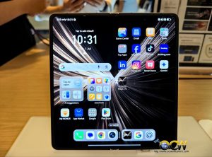 Hands on the Honor Magic V5 the slimmest foldable to date